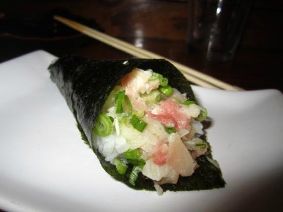 Hand Roll Yellowtail Raw