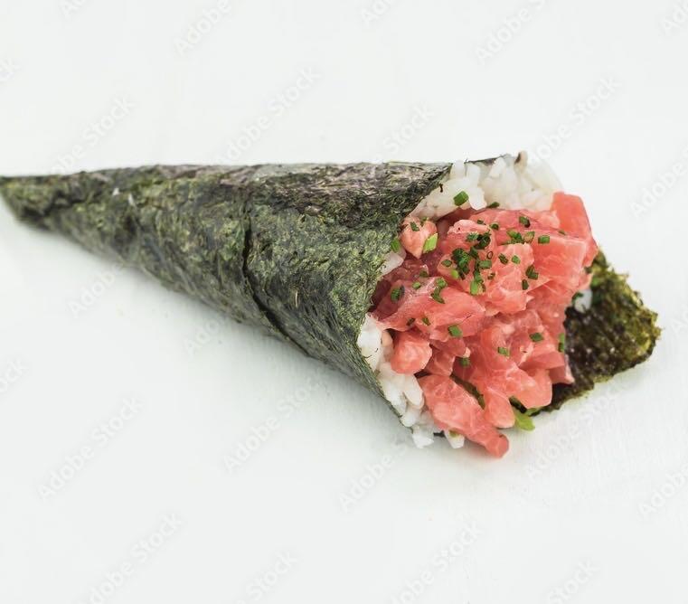Hand Roll Spicy Tuna Tartare Raw