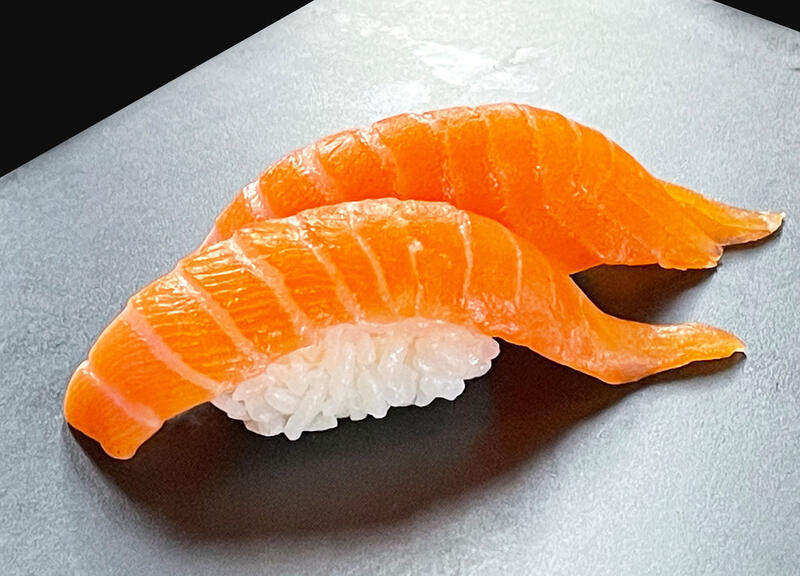 Sushi Salmon Raw*
