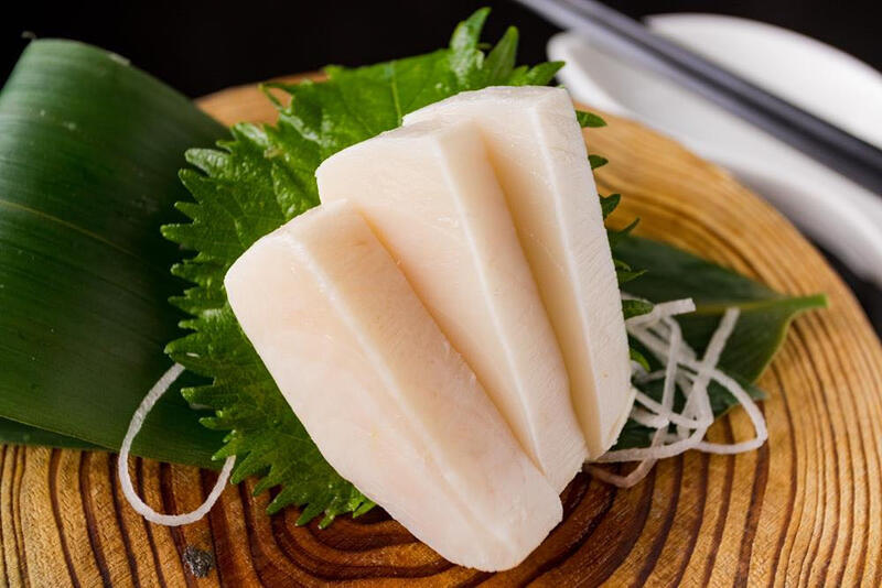 Sashimi Super White Tuna Raw*